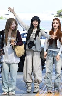 Chung-ha Kim feet photo 3