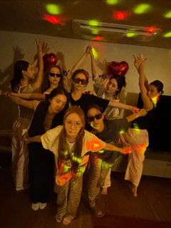 Chung-ha Kim feet photo 1