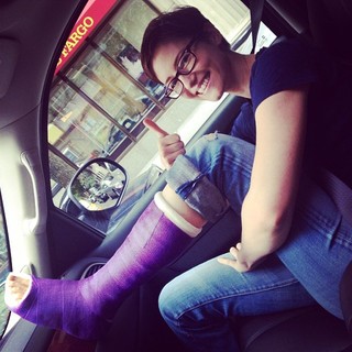 Chyler Leigh feet photo thumbnail