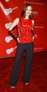 Chyler Leigh feet photo thumbnail