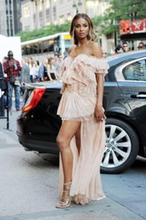 Ciara feet photo thumbnail