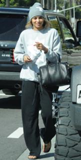 Ciara feet photo thumbnail