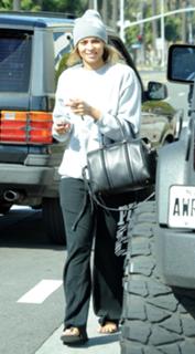 Ciara feet photo thumbnail