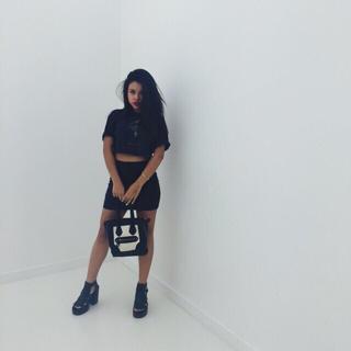 Cierra Ramirez feet photo thumbnail