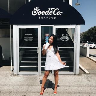 Cierra Ramirez feet photo thumbnail