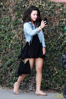 Cierra Ramirez feet photo thumbnail