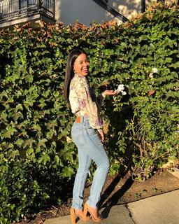 Cierra Ramirez feet photo thumbnail