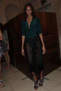 Cindy Bruna feet photo 2