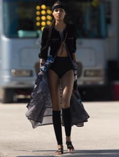 Cindy Bruna feet photo 3