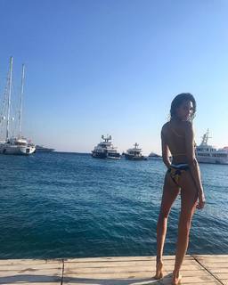 Cindy Bruna feet photo 1