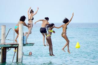 Cindy Bruna feet photo 15