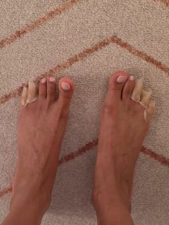 Cindy Bruna feet photo 1