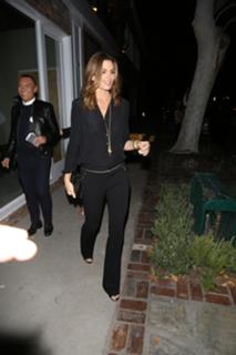 Cindy Crawford feet photo thumbnail