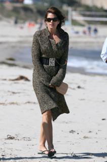 Cindy Crawford feet photo thumbnail