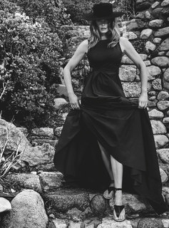 Cindy Crawford feet photo thumbnail