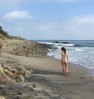 Cindy Crawford feet photo thumbnail