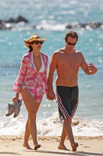 Cindy Crawford feet photo thumbnail