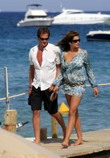 Cindy Crawford feet photo thumbnail