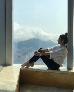 Cindy Crawford feet photo thumbnail
