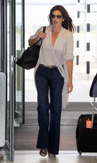 Cindy Crawford feet photo thumbnail