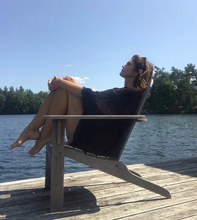 Cindy Crawford feet photo thumbnail
