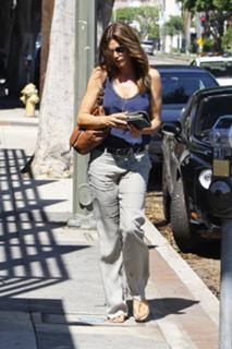 Cindy Crawford feet photo thumbnail