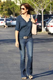 Cindy Crawford feet photo thumbnail