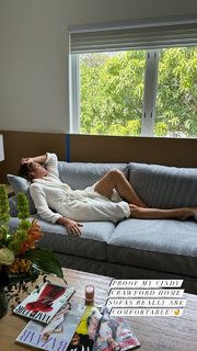 Cindy Crawford feet photo thumbnail