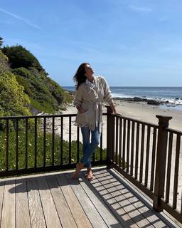 Cindy Crawford feet photo thumbnail