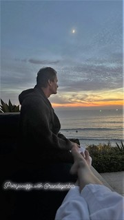 Cindy Crawford feet photo thumbnail