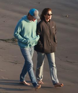 Cindy Crawford feet photo thumbnail