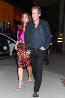 Cindy Crawford feet photo thumbnail