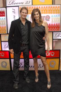 Cindy Crawford feet photo thumbnail