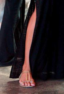 Cindy Crawford feet photo thumbnail