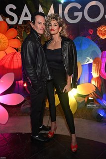 Cindy Crawford feet photo thumbnail