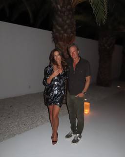 Cindy Crawford feet photo thumbnail