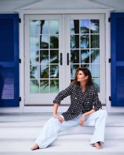 Cindy Crawford feet photo thumbnail