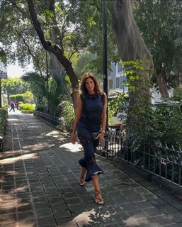 Cindy Crawford feet photo thumbnail