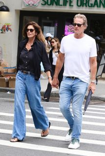 Cindy Crawford feet photo 7