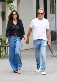 Cindy Crawford feet photo 4