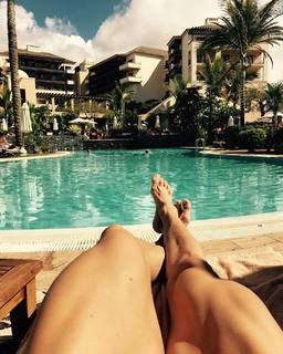 Cindy Landolt feet photo thumbnail