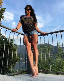 Cindy Landolt feet photo thumbnail