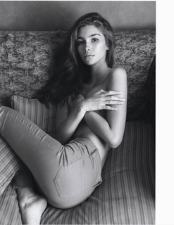 Cindy Mello feet photo thumbnail