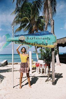 Cindy Mello feet photo thumbnail