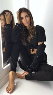 Cindy Mello feet photo thumbnail