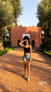 Cindy Mello feet photo thumbnail