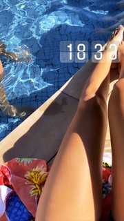 Cindy Mello feet photo thumbnail