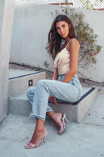 Cindy Mello feet photo thumbnail