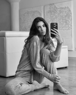 Cindy Mello feet photo thumbnail