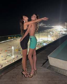 Cindy Mello feet photo thumbnail